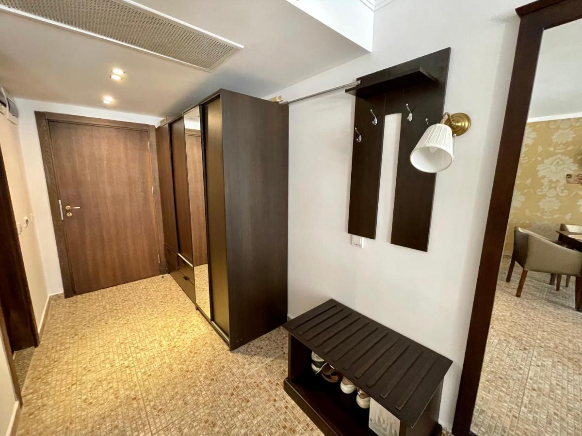 Royal Beach Apartments - 5M To Pool, 100M To Beach Slăntjev Brjag Exteriör bild